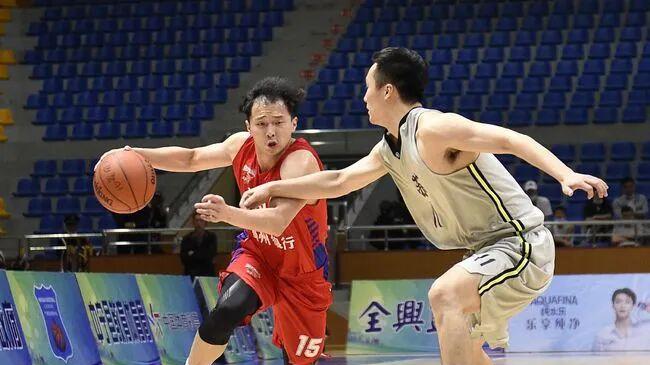 CBA的钱有多好赚？场均5分的球员，却拿到三年1800万的顶薪