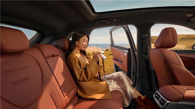 家用 SUV 深度试驾：深蓝 S05与极狐 T5 各有优势侧重