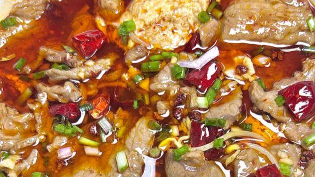 灵魂泼油暴击！重庆水煮豆花牛肉，香到上头