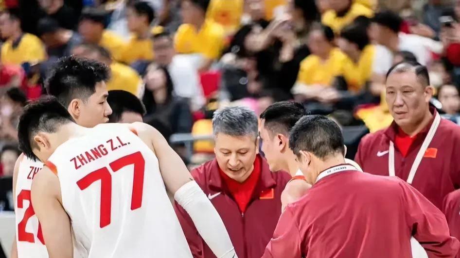 确定央视直播！世预赛中国男篮首发阵容敲定，全新阵容赢球有戏