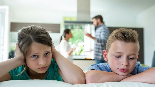 造成孩子心理创伤的因素，离婚第二，它排第一！