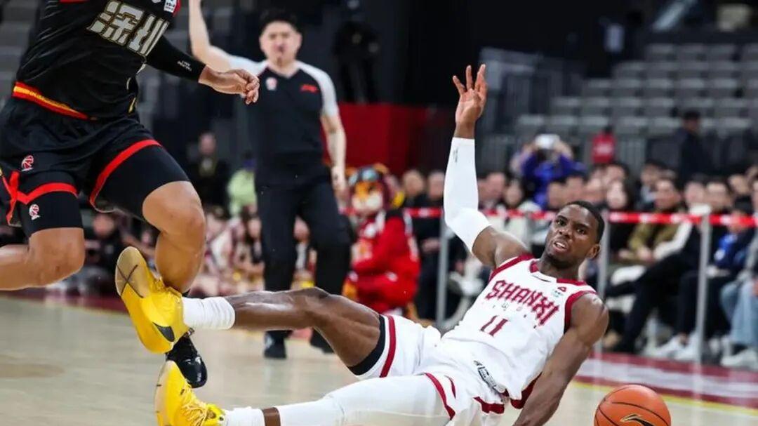 CBA联赛57号裁判发力！7次技犯出炉！主教练被取消比赛资格