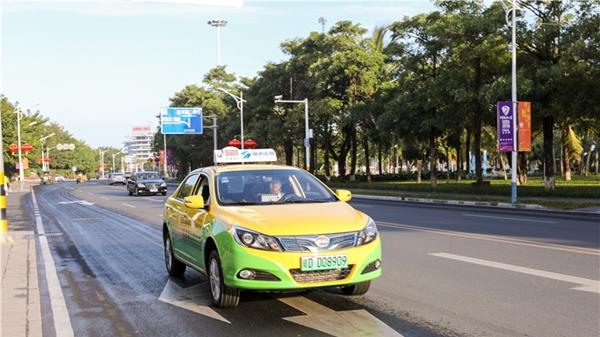 从东北到三亚！大哥花两万打新能源出租去三亚