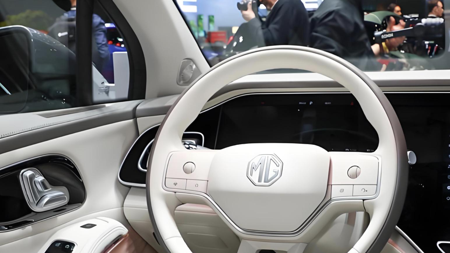 又一国产高颜值SUV，大7座布局，搭载插混动力，纯电续航100公里