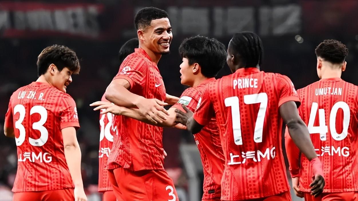 一场4：0验出海港青年才俊成色，邵佳一收获最大发现，国足喜添新猛将