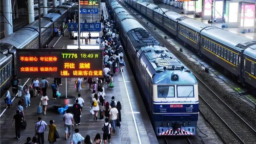 普速列车减少后，多地普速列车开始外迁