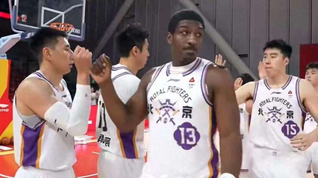 104: 75，龙狮赢北控29分，徐昕10个篮板，外援给力！