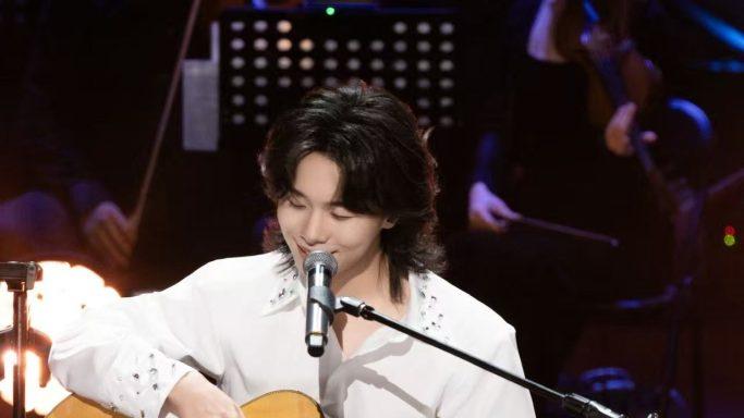 《有光计划》：随歌声破界，悟少年音途——周菲戈
