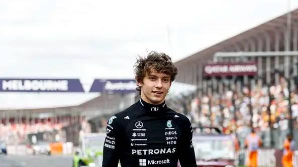 F1上海大奖赛排位赛：梅奔再次包揽前二 安东内利斩获杆位