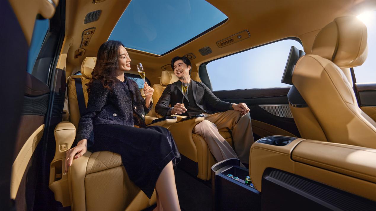 腾势D9连续三年问鼎MPV年度销量冠军 重塑全球高端MPV格局