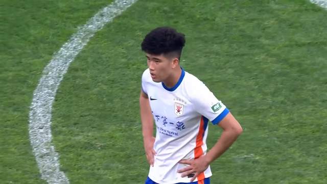 泰山5轮先丢球，韩鹏单后腰玩火 上彭啸踢中锋 没战术再拼也是徒劳