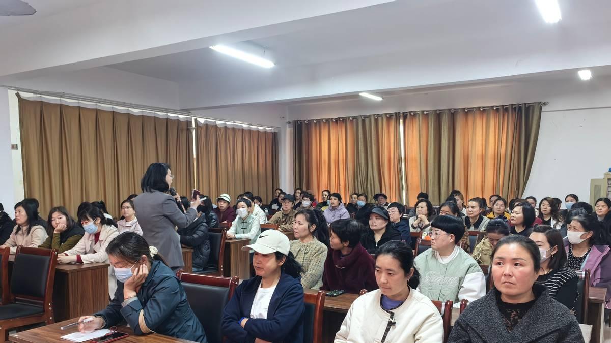 保定博野：举办“河北福嫂”政策宣讲会，赋能妇女就近就业增收