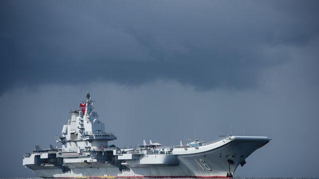 辽宁舰再赴西太亮剑，美军三线作战无力找补，亚太格局正在逆转