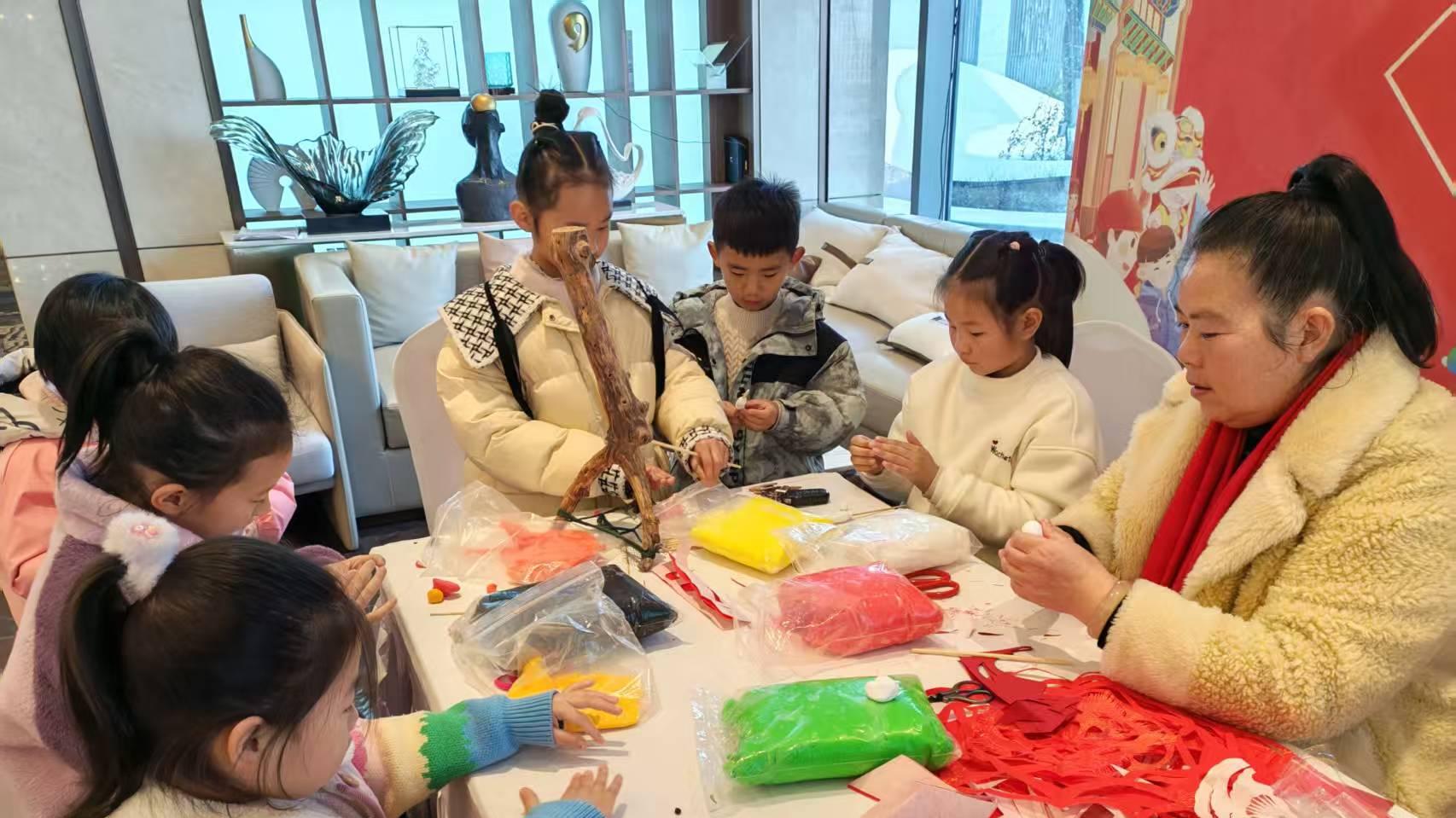 市级非遗传承人高花： 四十载匠心守艺   一纸红韵载乡情