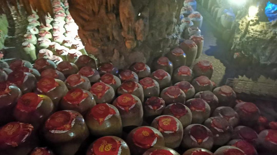 我们为何需要一杯美酒 ——读《一条美酒河，藏着世界级的风土答案》有感   文\王继鹏