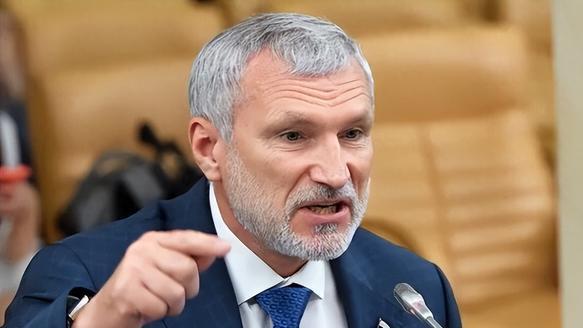 针锋相对！美军扣押俄罗斯油轮，俄高官大怒：该击沉美军舰了！