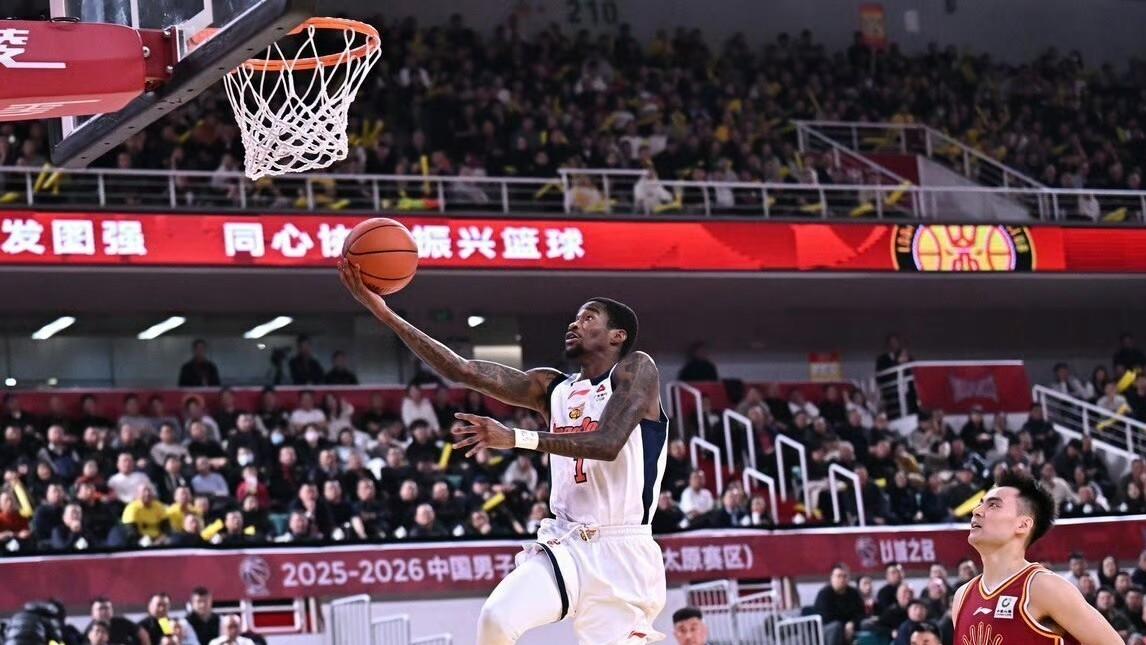 徐杰伤退！广东宏远107比97山西汾酒，迪亚洛23分无济于事