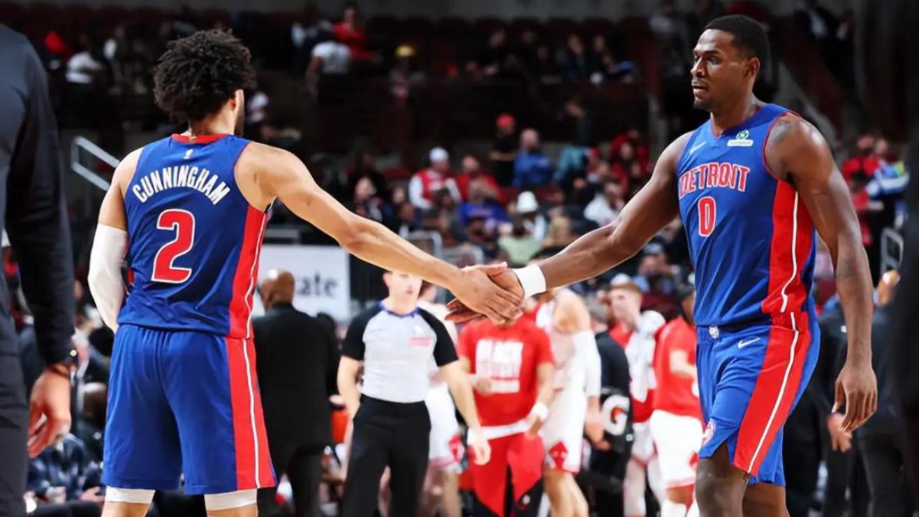 1换4！浓眉交易方案曝光，奇才队加速重建，活塞冲击总冠军？