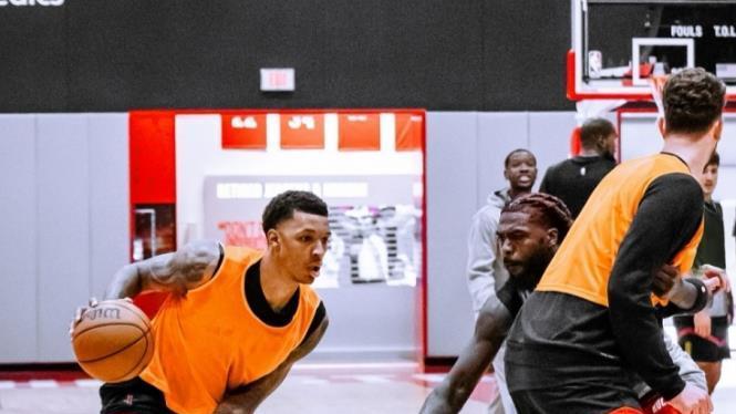 火箭险胜黄蜂！锋线搭档29中20，合砍50+15+5，再中4记三分，申京低迷仍赢球