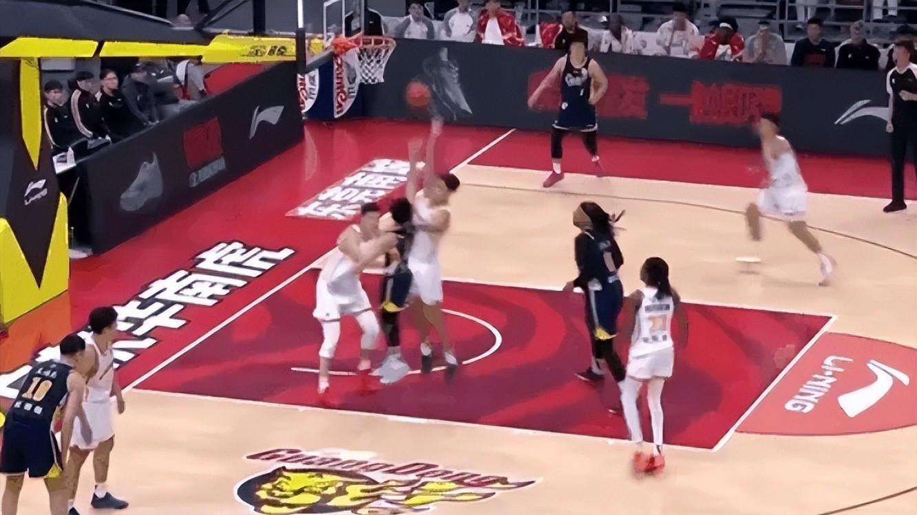 全场得3分，决胜时刻隐身，只能给徐杰打下手！