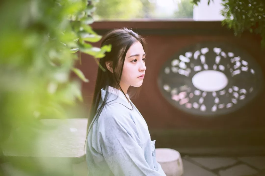 心越平静，你越快乐，智慧越高，你越通融！