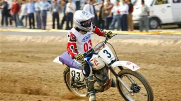 管吃管住！张雪师父发声：曾数十次借钱只因坚信中国车能赢