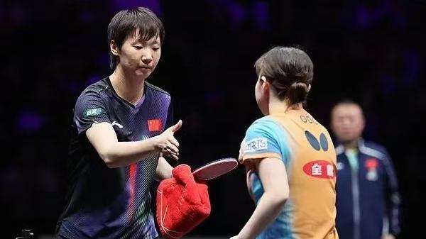 王曼昱惨遭“一轮游”，表面上是疲劳所致，真实原因樊振东最清楚