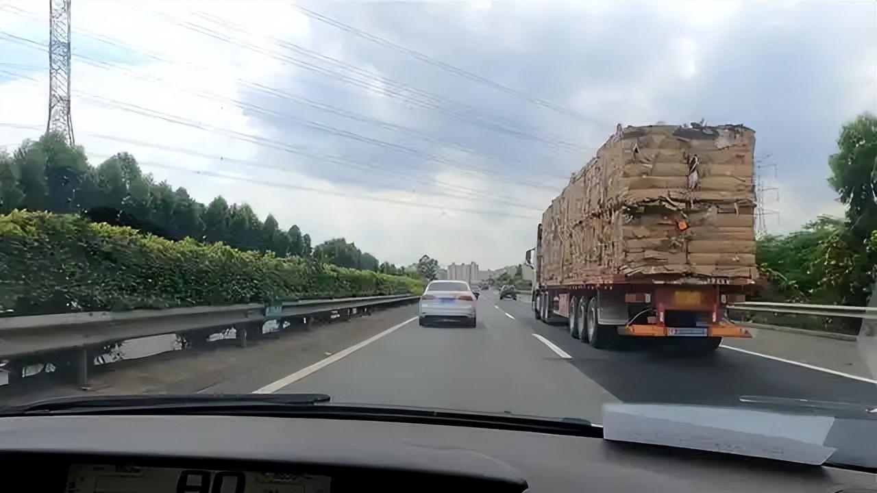 路上开车什么行为最招人烦？我最受不了这个行为