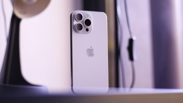 苹果真的放弃钛框？揭秘iPhone新材质之变