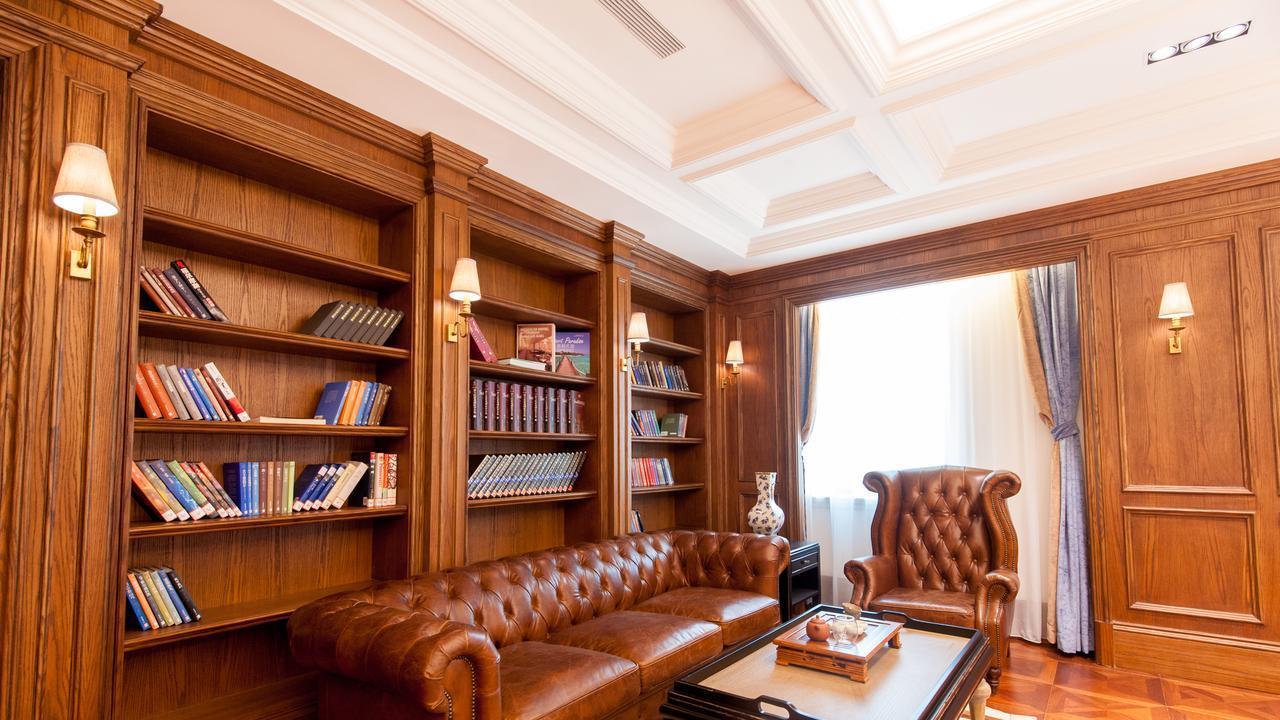 实木全屋定制避坑指南：红橡木和白蜡木，到底该选谁？为什么？