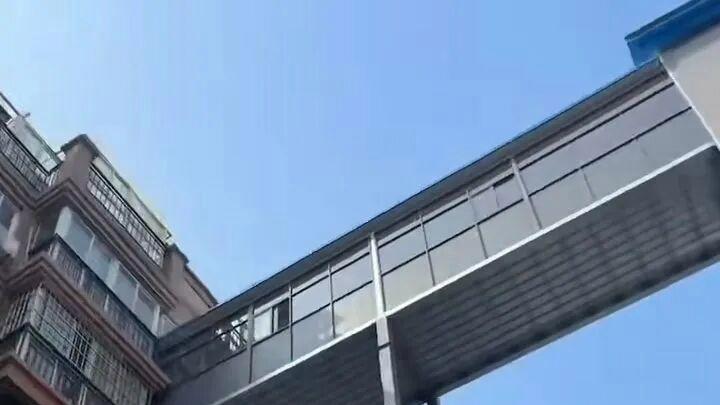 花20万加装电梯只通一层？小区业主省钱妙招引热议