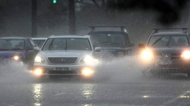雨天出行“攻略”来了！学会这些，雨天行车更安全