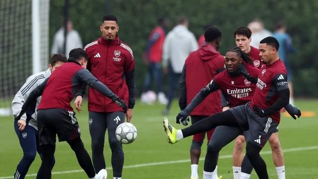 曼城队长出资报销输球球票！自罚一杯态度可嘉，知耻后勇真好汉！