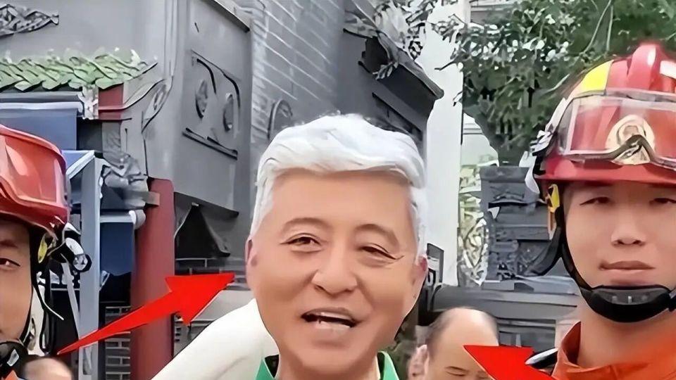 他是国家一级演员，因一句脏话前途尽毁，如今50岁满头白发让人唏嘘