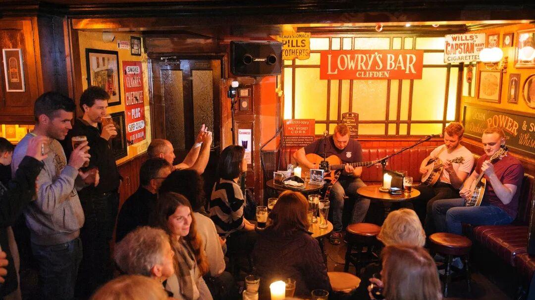 爱尔兰古老相亲节：单身男女靠一支舞找到真爱，成功率翻倍