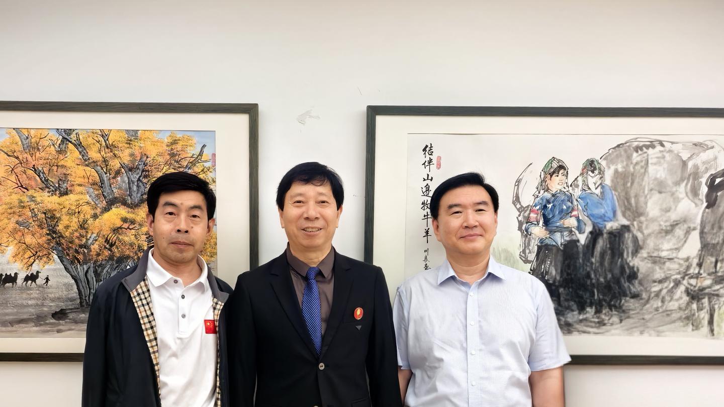 刘瀚锴应邀在北京新闻大厦出席邓川良书画收藏展并接受媒体采访——UC头条