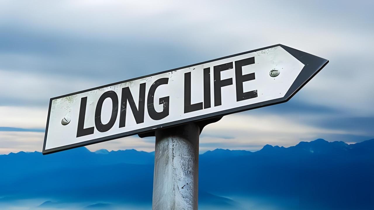 从“活不过5年”到“半年打一针”：HIV感染者的40年，藏着医学进步与人心偏见