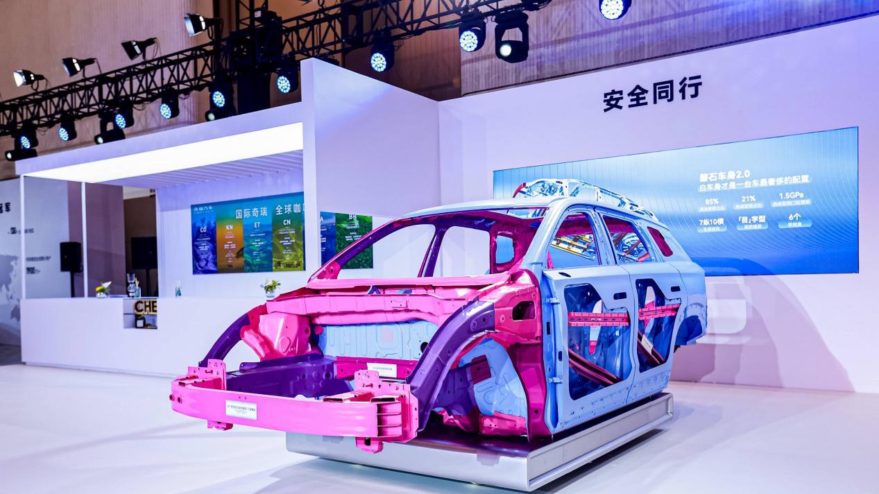 油电同权破局！全新一代瑞虎9上市，奇瑞重新定义新燃油旗舰