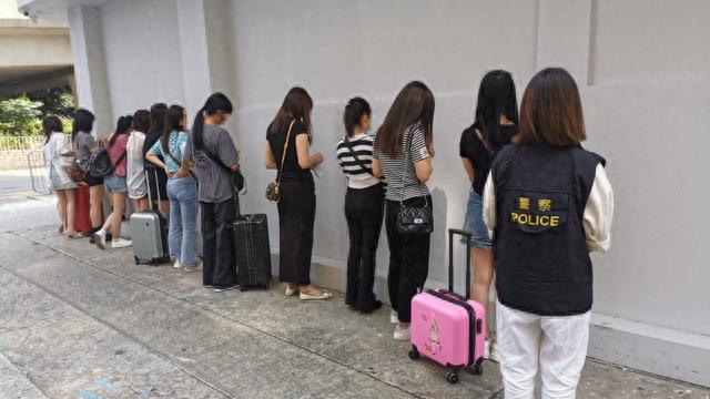 香港元朗警区联合入境处展开代号"火石"扫黄行动，拘捕22名涉嫌违反逗留条件的内地女子