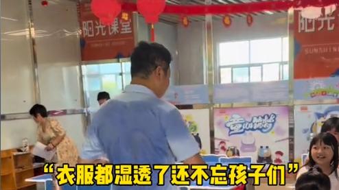 一个卖书包的“笨”老板