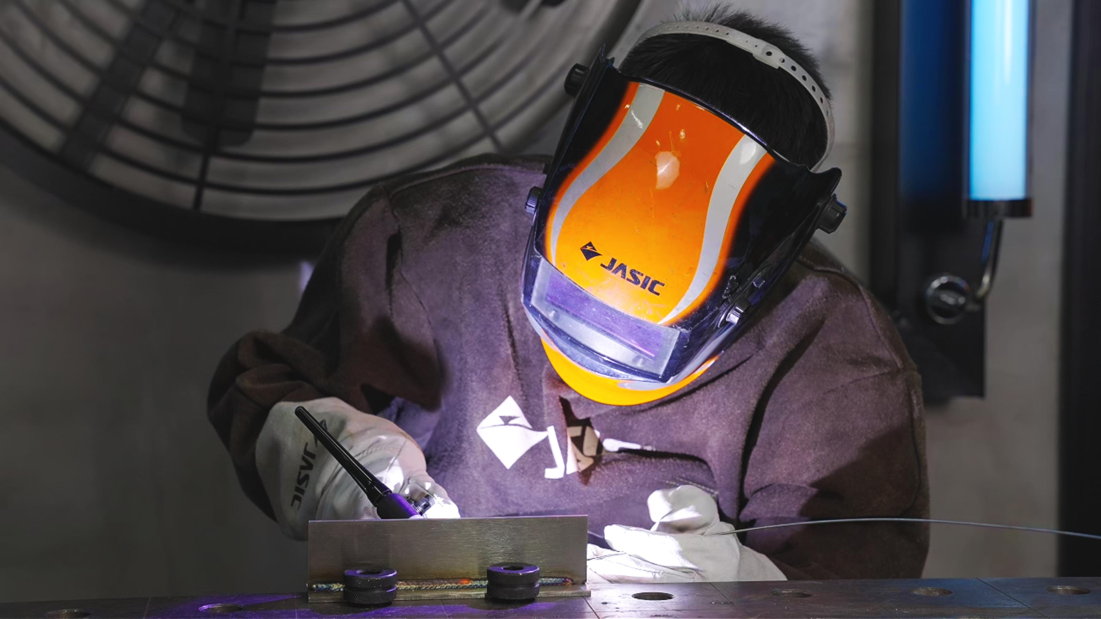 老吴的“万能搭档”