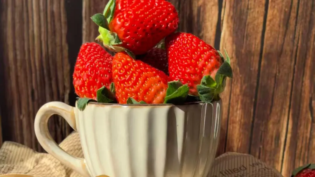 重庆女孩靠“杀猪”爆火：2026年第一波流量狂欢里，藏着成年人最缺的东西