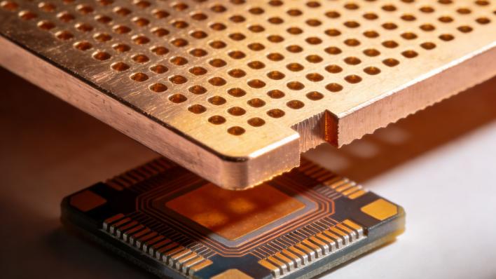 纳米氧化锌技术新突破，如何推动高端散热材料进化？