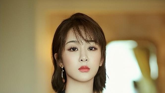 33岁拿白玉兰视后：杨紫的逆袭，是父母用半辈子托举出来的