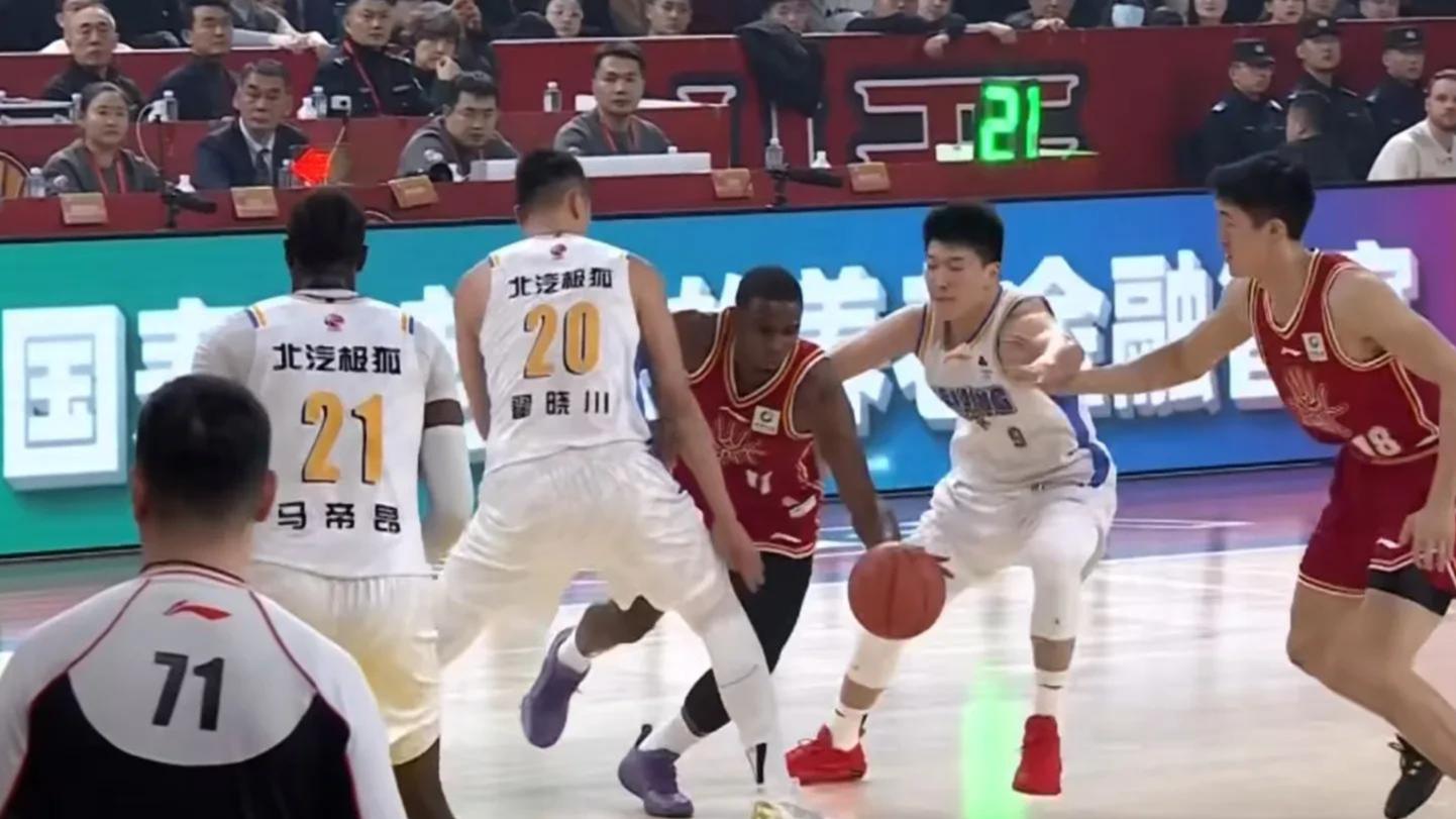 山西86-87北京！末节逆转11分反超，杰曼3分结束比赛，山西三连败