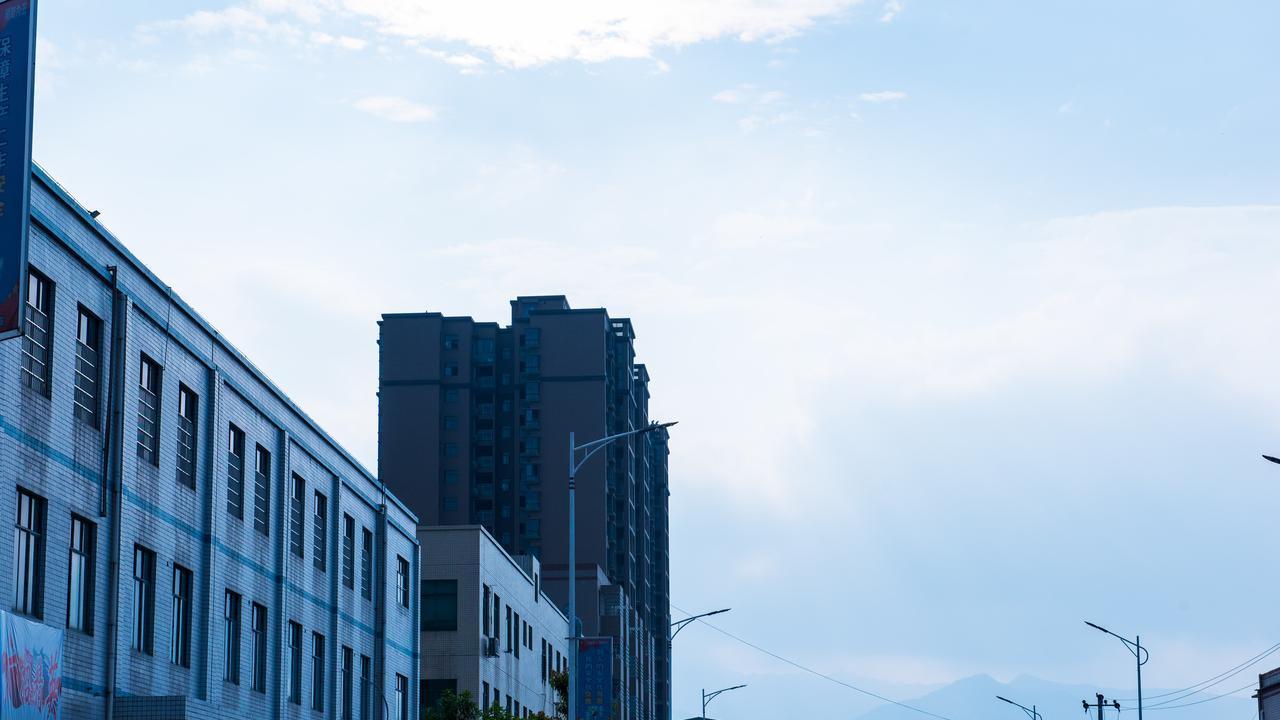 为什么普通人回县城必输？