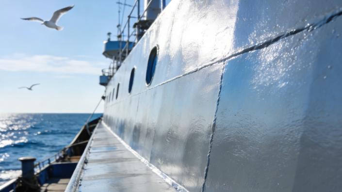 氧化锌生产厂家的创新之路：轻质活性氧化锌如何重塑涂层应用