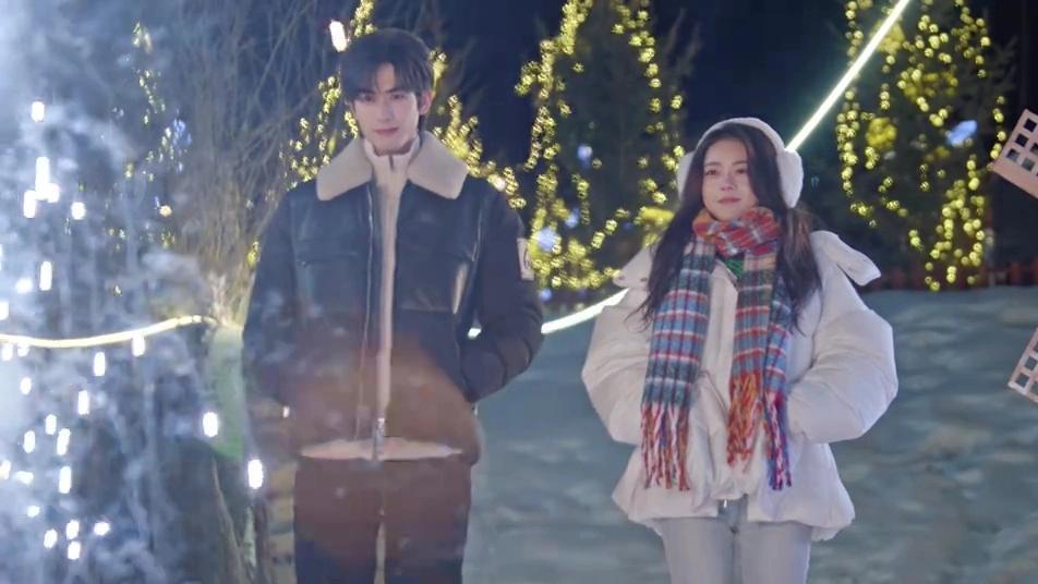 《骄阳似我》两个人的恋爱，一群人的狂欢