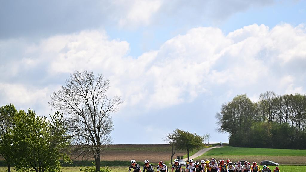 蝴蝶大乐透26042期分析，上期大遗漏规律没出，本期机会更大，考虑1到2个号码