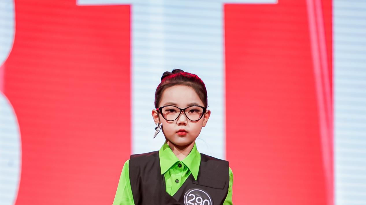 8岁加冕全球代言！郭瑾轩6年逐梦T台，揽GUCCI专场认证与冠军邀请赛亚军